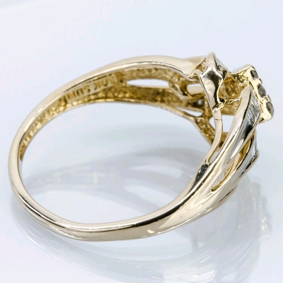10K Gold Diamond Ring - Picture 3 of 6